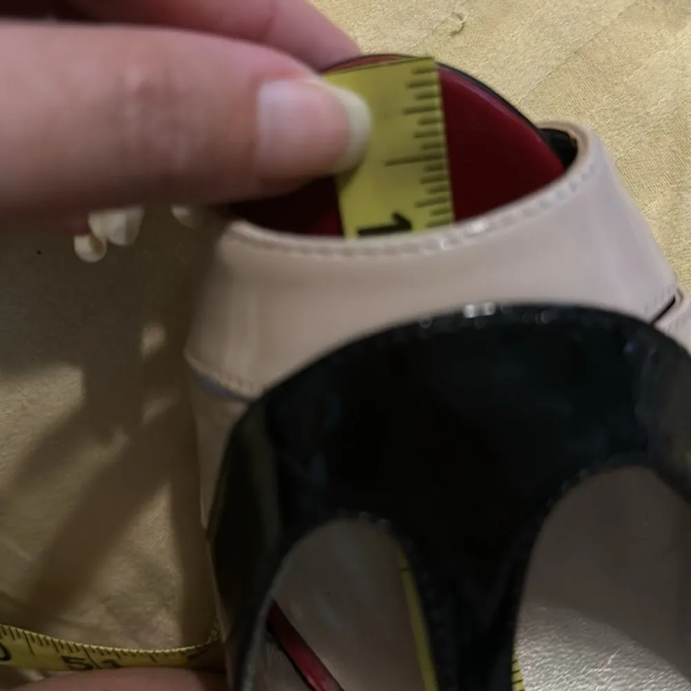 Guess tan/black/red stiletto peep toe heel - Image 12