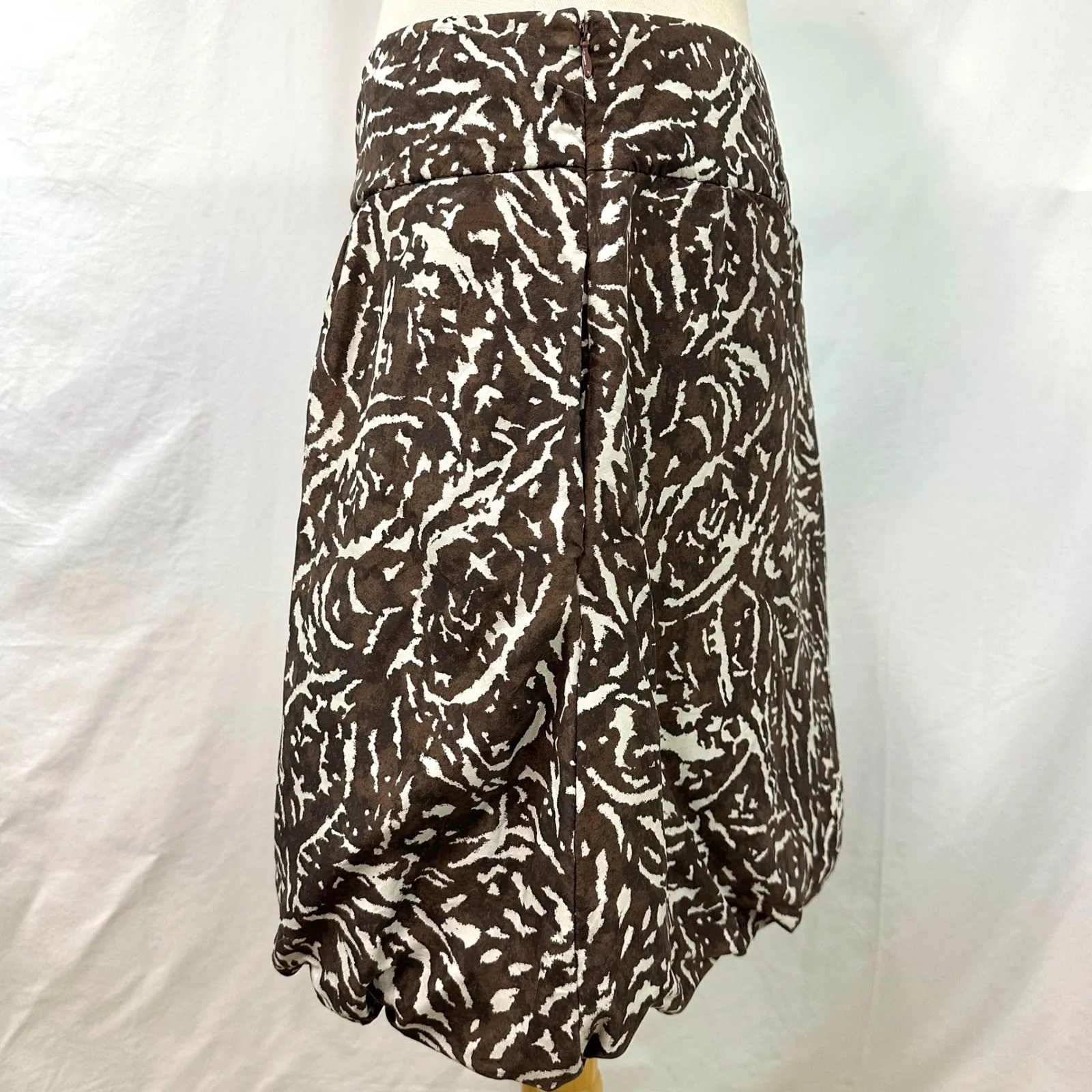 BANANA REPUBLIC Y2K 2000s 100% Silk Mini Bubble Skirt Brown Cream Women's 10 - Image 2