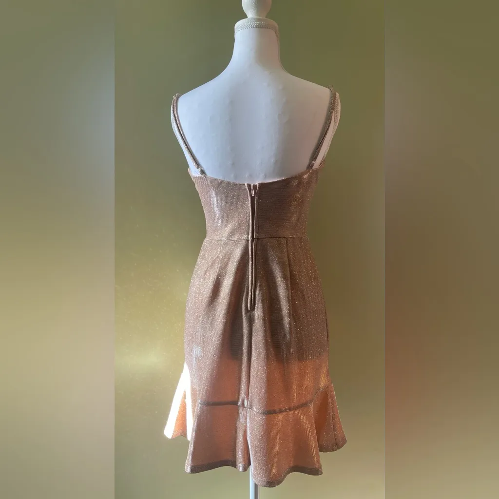VALENTINE'S GLITTERY GOLD DRESS #datenight - Image 4