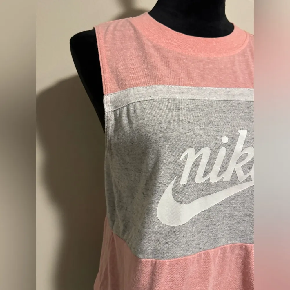 EUC Nike Coral Pink and Gray Varisty Sportswear Tank size small - Image 2
