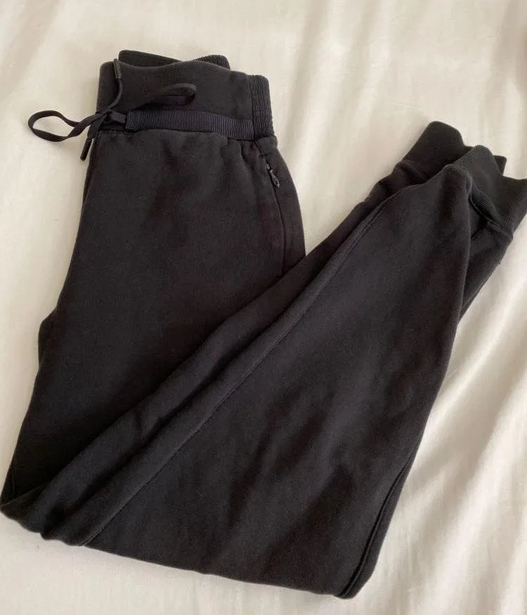 Lululemon joggers - Image 4