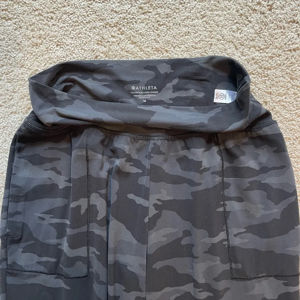Athleta salvation, camo jogger - Image 3