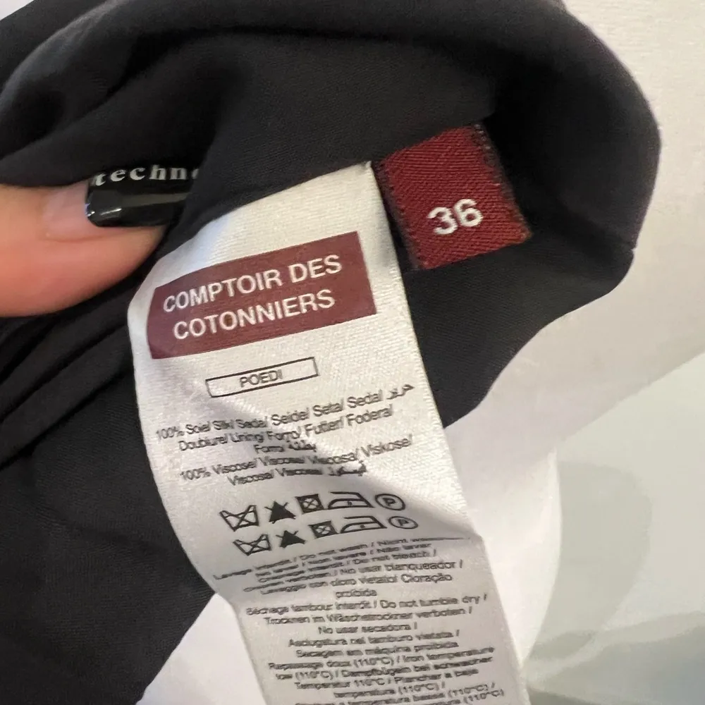 Comptoir Des Cotonniers Red and Gray Sheath silk Dress with Bishop Sleeves - Image 10