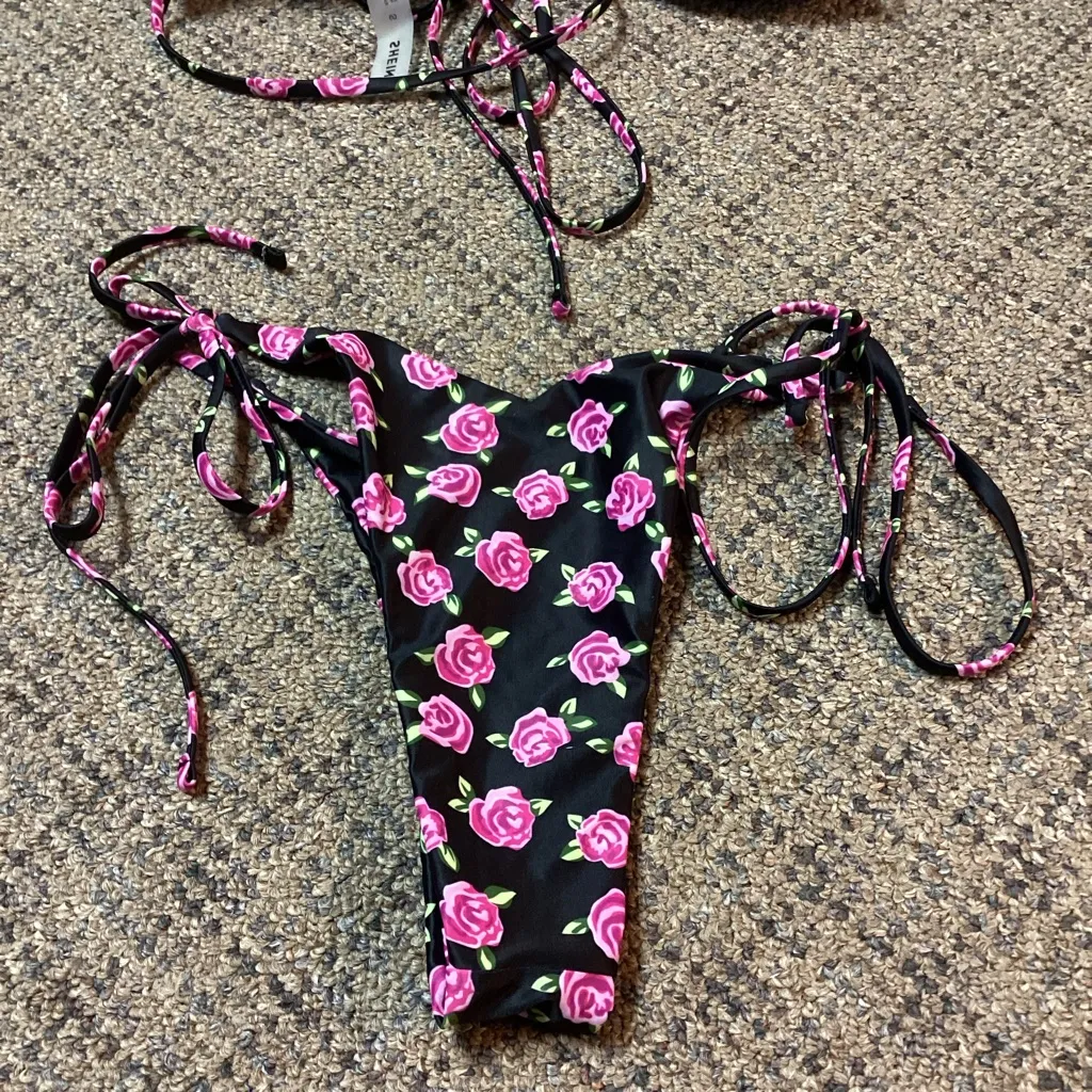SHEIN Pink Black Green Floral String Bikini Set with Pink Roses Size Small NWOT - Image 5