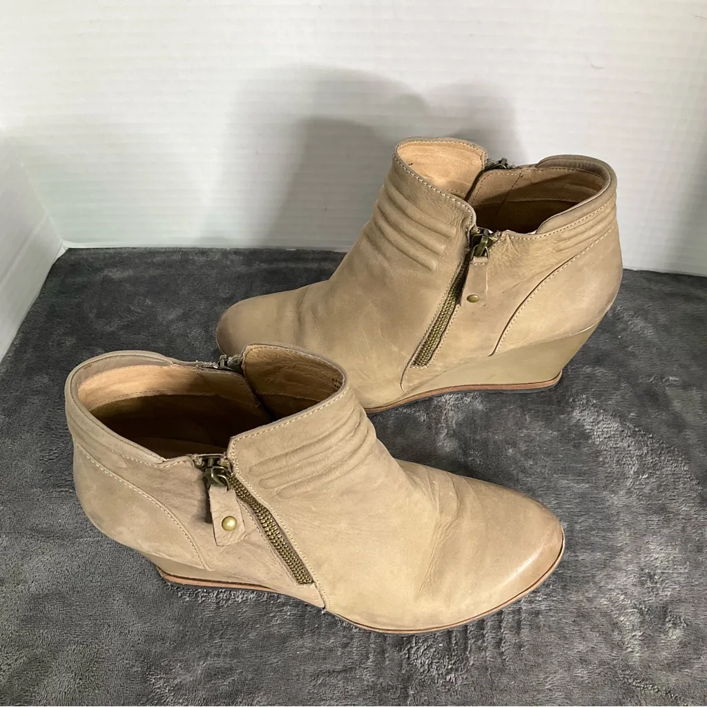 Biala Ashton Genuine Leather Ankle Height Wedge‎ Heel Booties Shoes Taupe 10.5 Tan - Image 2