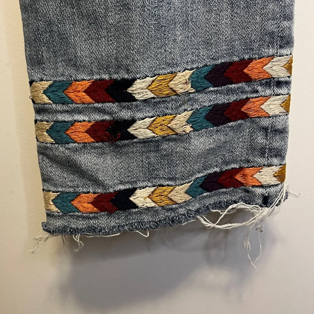 Driftwood Colette Embroidered Jeans Fray Hem Cropped Boho Native Southwestern 29 - Image 2