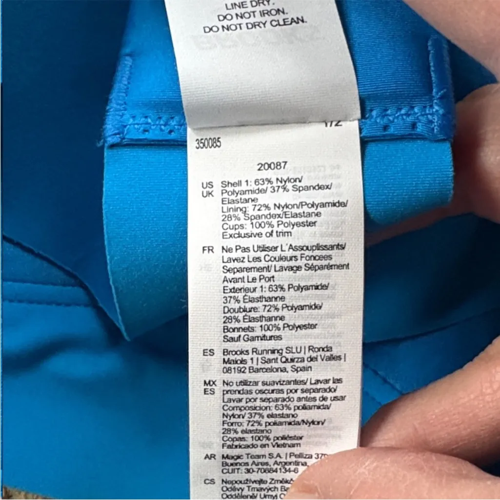 NWT Brooks Dare Racerback 2.0
Sports Bra Azure Blue Size 34C Retail $75.00 - Image 11