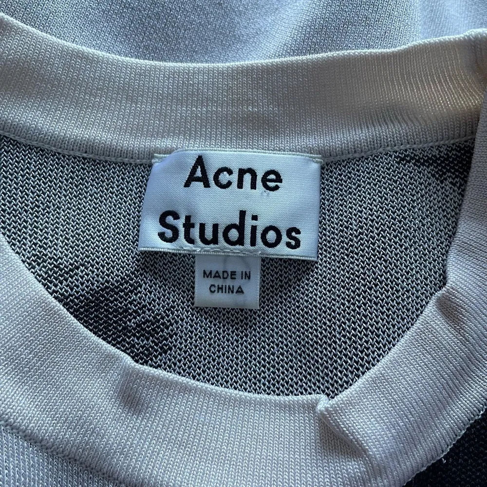 Sweater Ink Splatter Print Short Sleeve Size Small FLAWS - Image 11