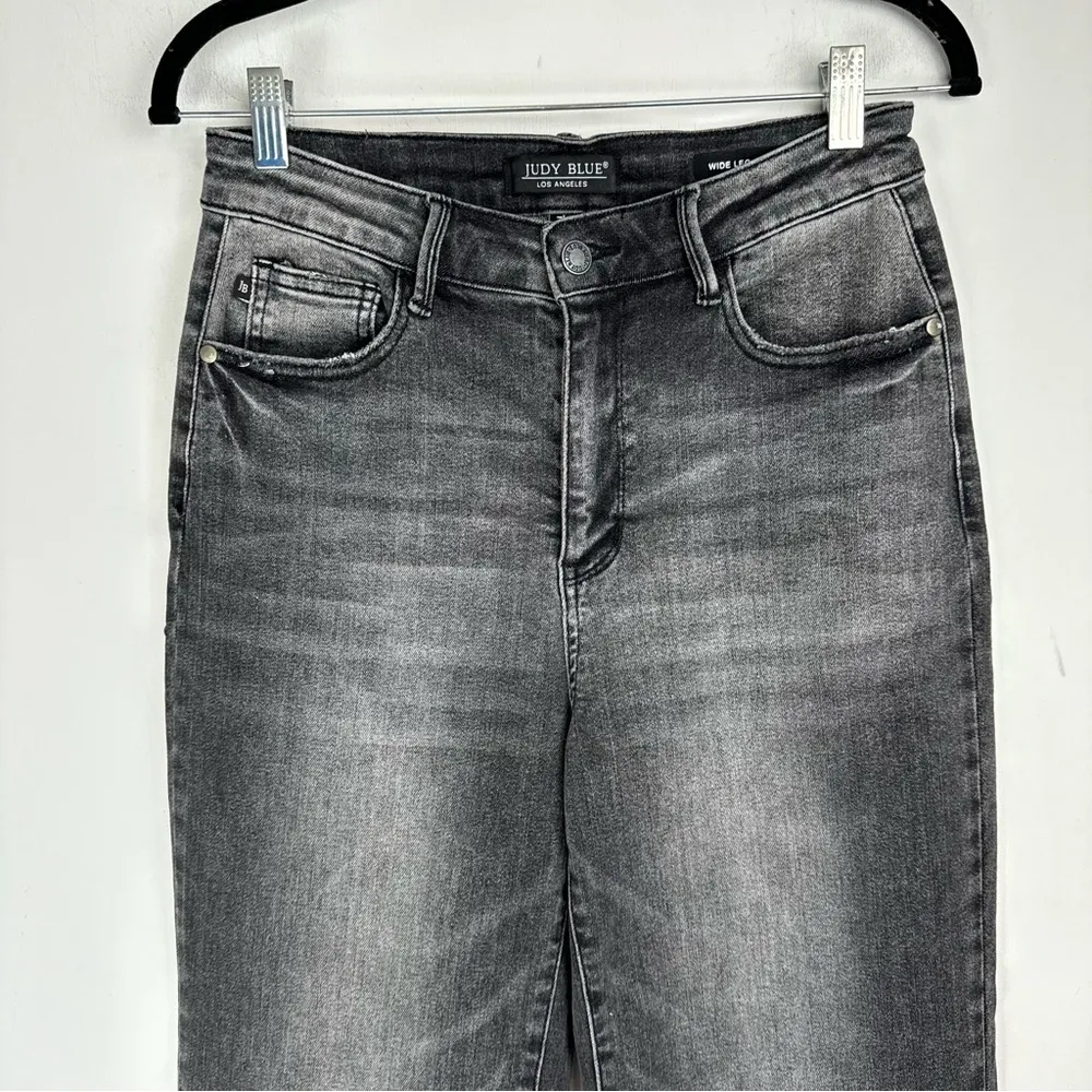 Judy Blue Wide Leg Crop Jeans Sz 28 High Rise Raw Hem Black Grey Wash - Image 6