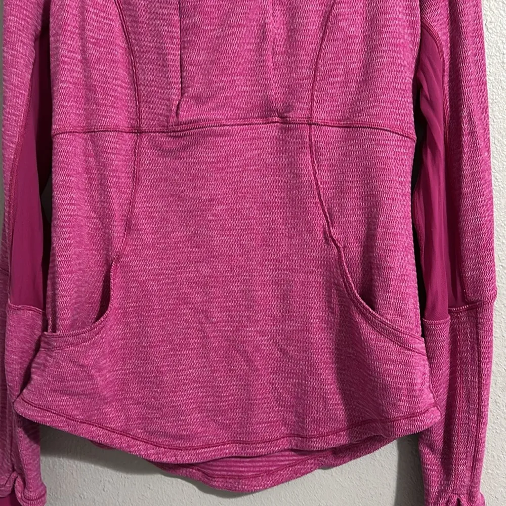 Lululemon Base Runner 1/2 Zip
Mini Check Pique Raspberry / Raspberry Pink Size 10 - Image 7