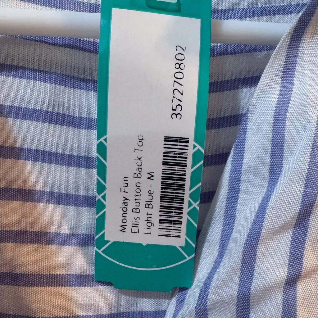 MONDAY FUN Stitch Fix Button Back Blouse Coastal Stripe White Blue Sz M Top New Size M - Image 8