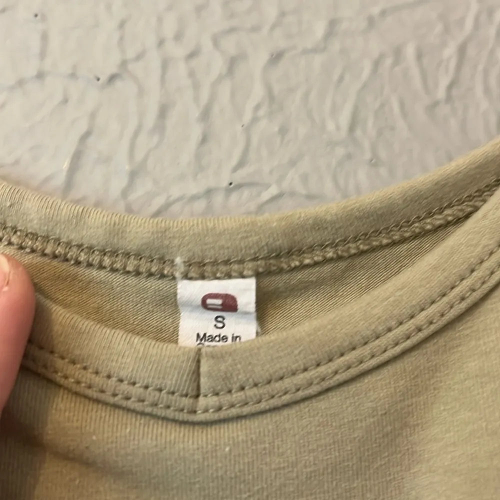 Buckle light Green V neck Spaghetti Strap Tank Top great Undershirt - Image 2