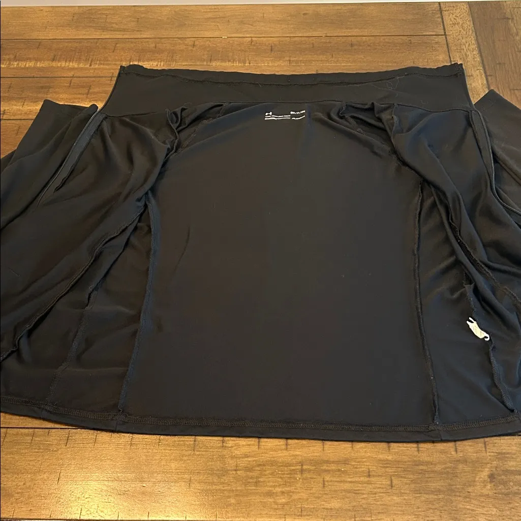 Under Armour Heat Gear Size Small 3 piece Zip Ups EUC - Image 9