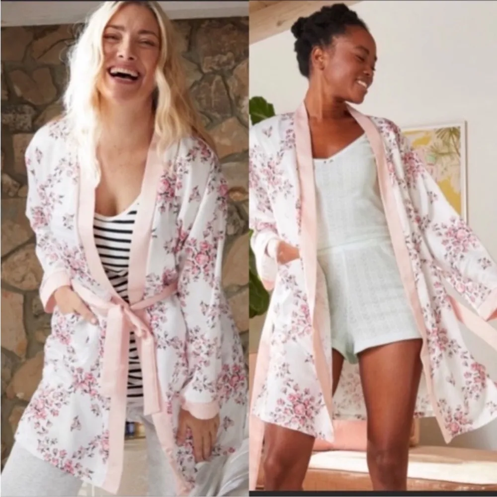 Morgan Lane x FabFitFun Blush Pink Satin Floral Robe Kimono Style Size S/M - Image 3