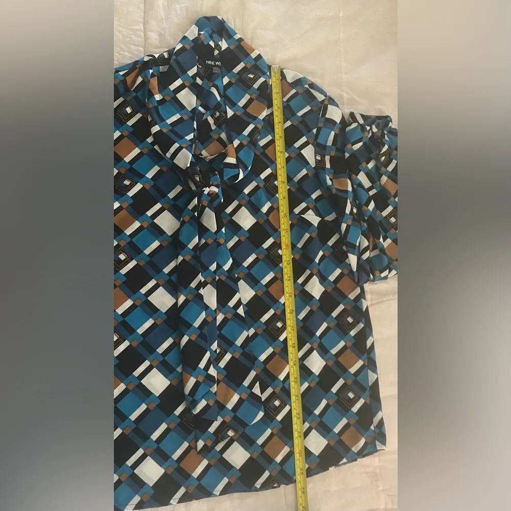Nine West Top Women's Medium Blue Lagoon Geometric Print Tie-Front Blouse - Image 3