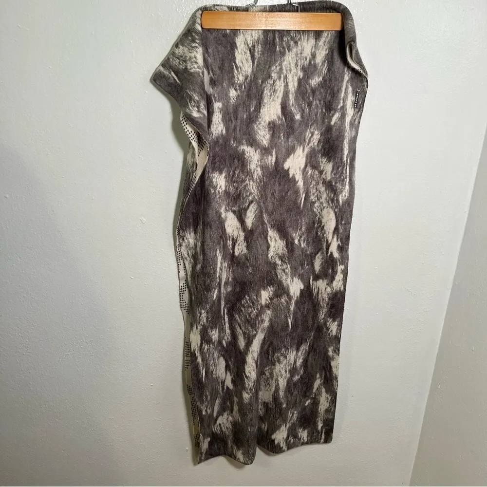 MICHAEL Michael Kors Infinity Scarf Cream Gray Geometric - Image 5