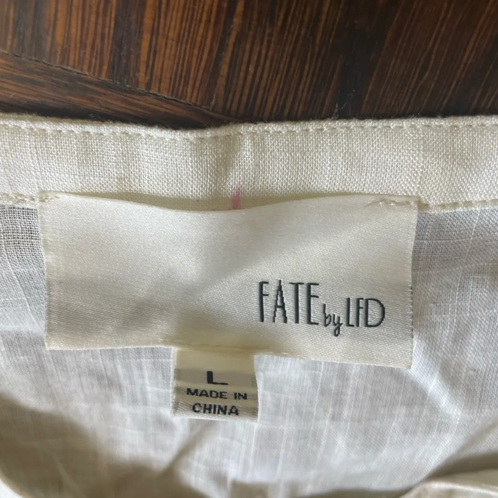 Gorgeous linen blend Fate by LFT button front tunic top split side lagenlook White Size L - Image 5