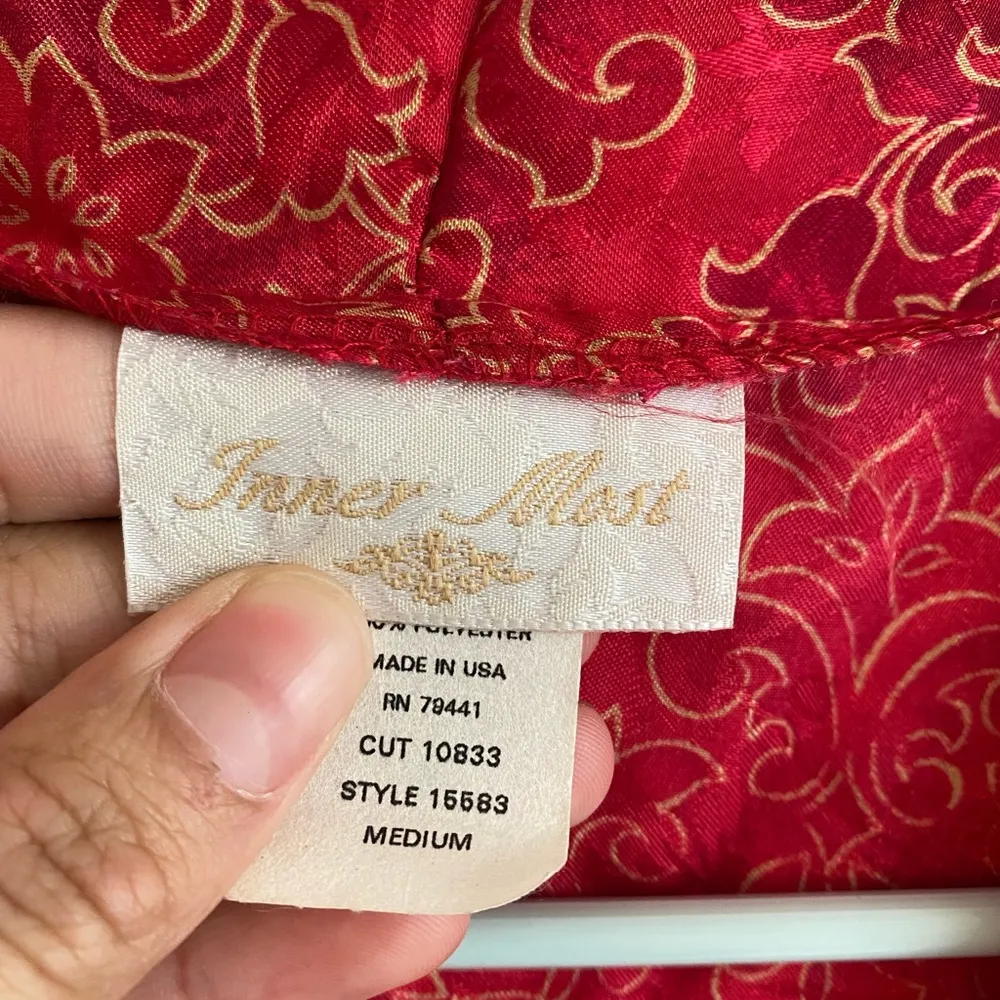 Red robe size medium - Image 2