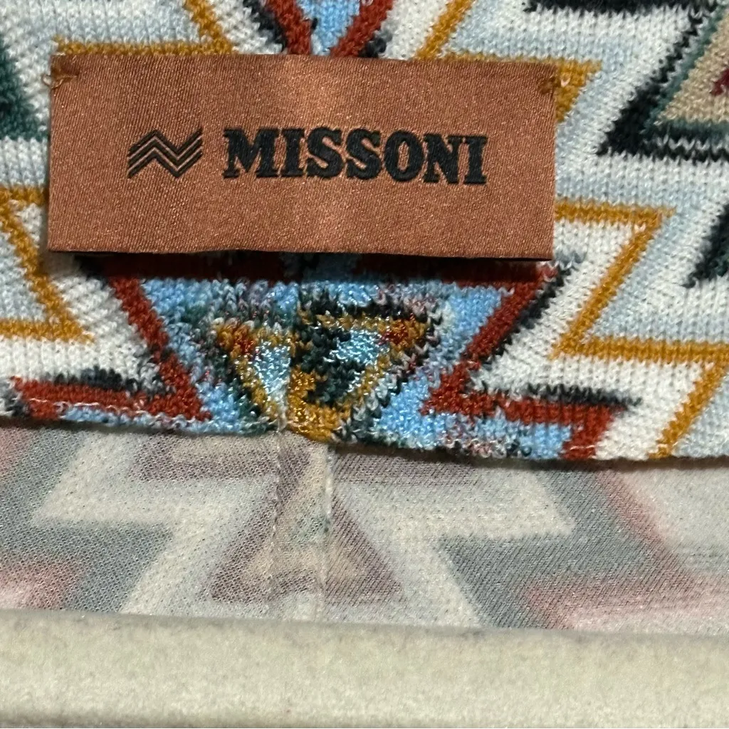 Herringbone knit fitted wool knit dress with a V-neck and long sleeves Size 42 - Image 5