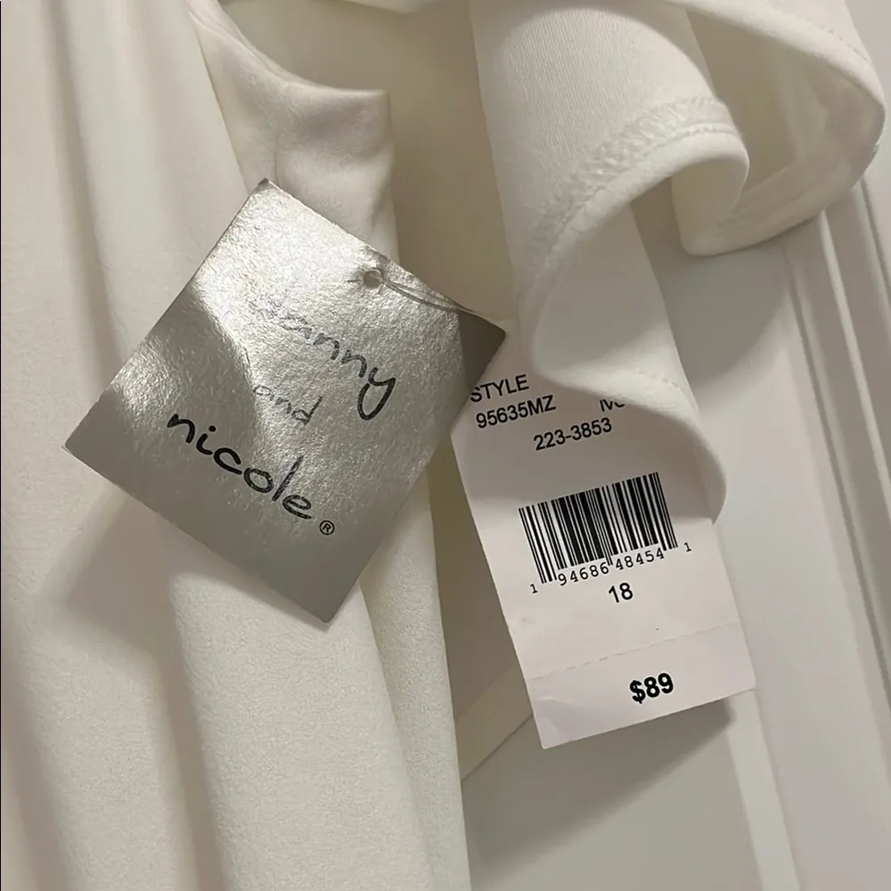 Elegant White Dress - Image 2