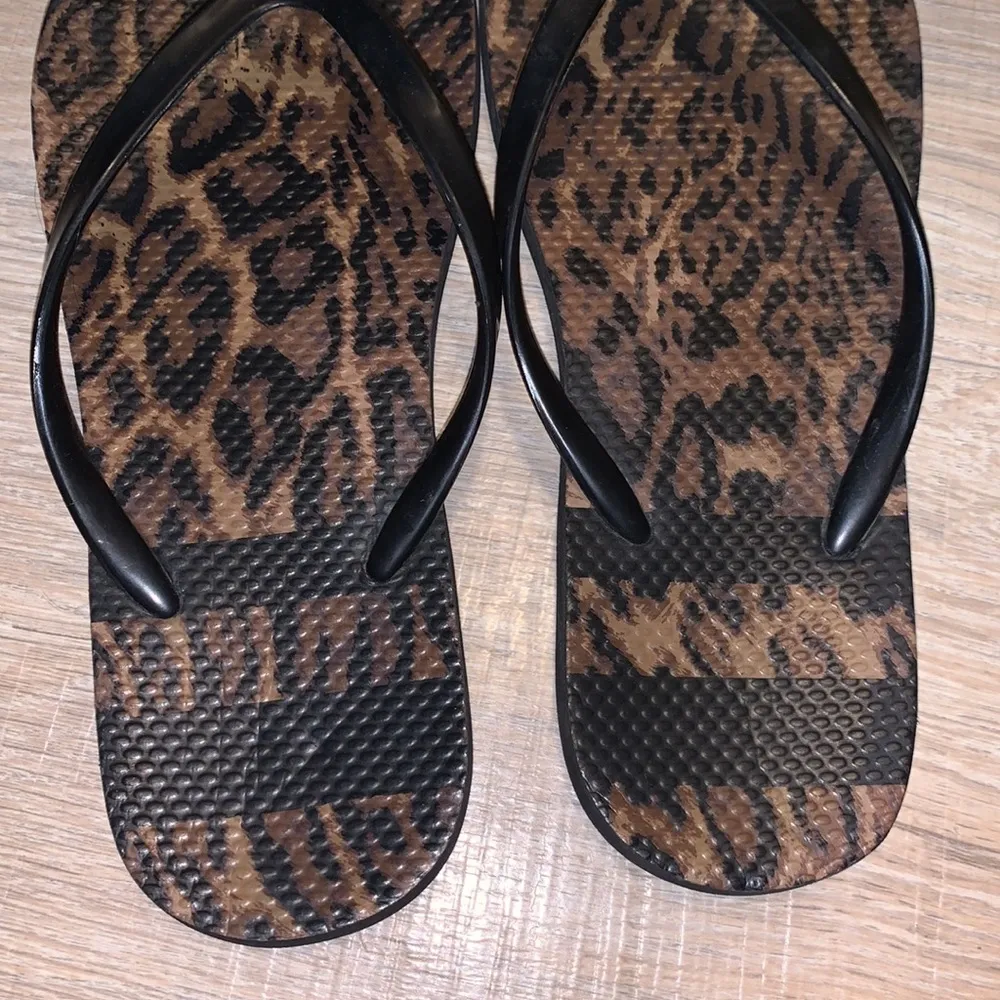 Summer cheetah print flip - Image 4