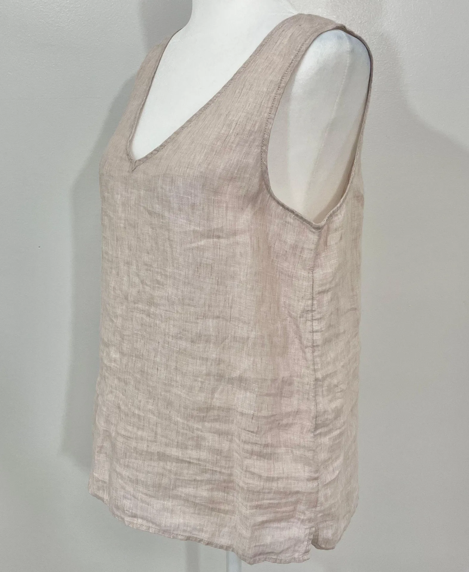 Elie Tahari New Tahari Essentials 100% Linen Neutral V-Neck Sleeveless Tank Top - Image 3