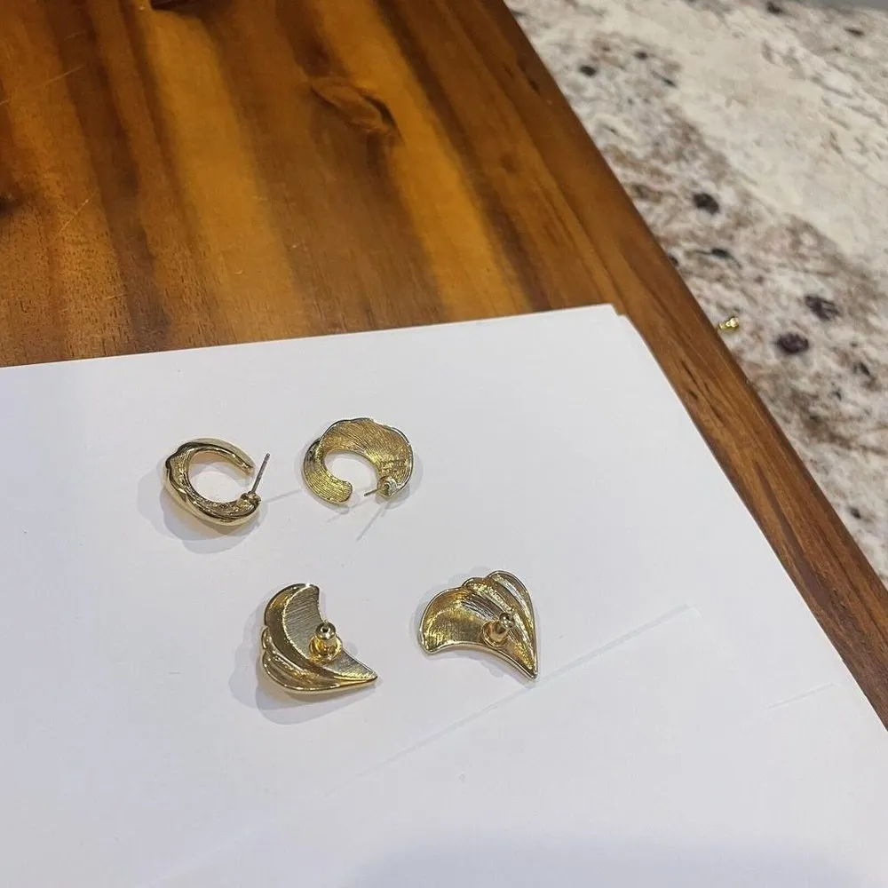 Lot Of 2 Signed Monet Gold Tone Costume Earrings Pierced Mix - Image 10