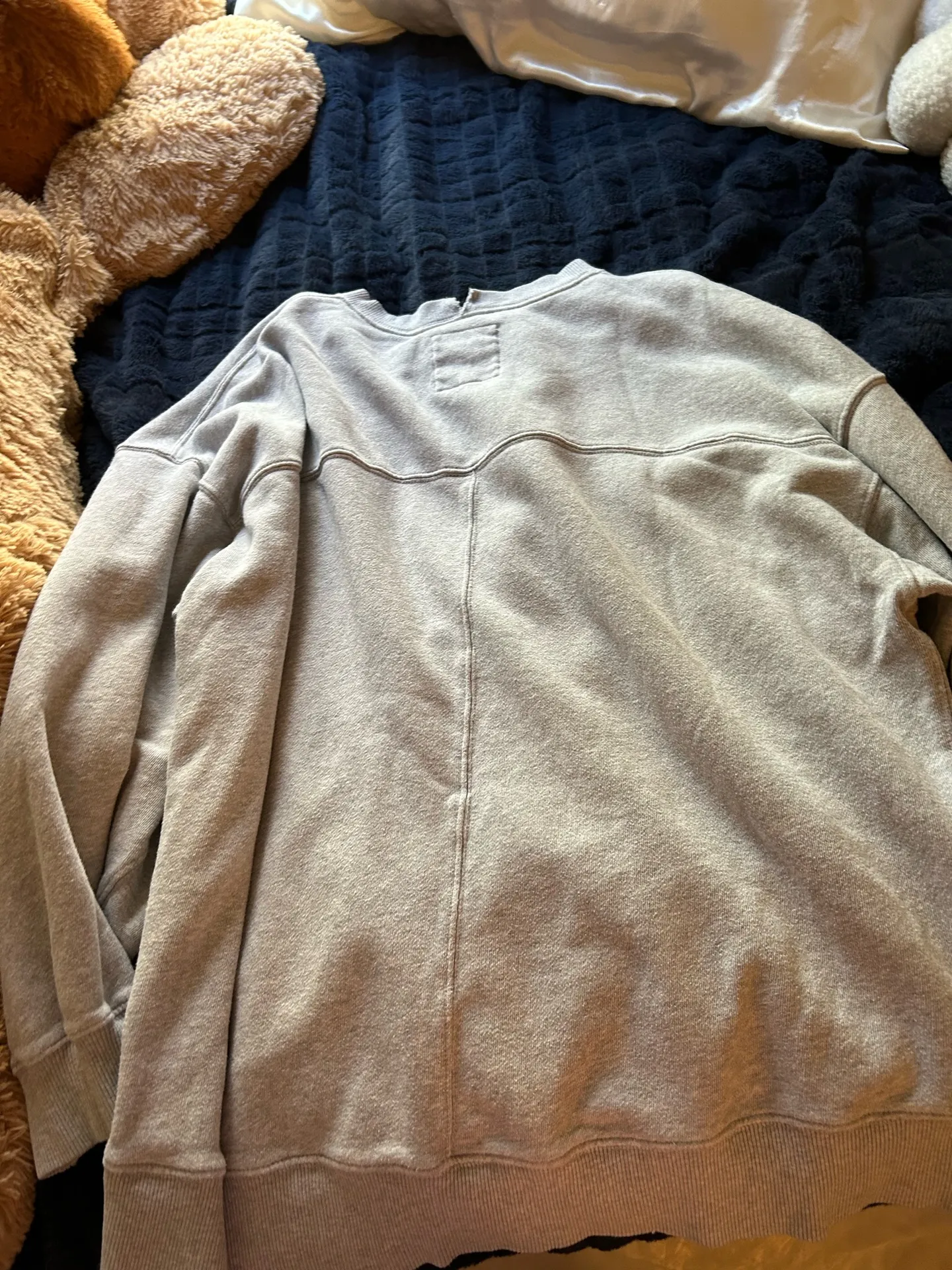 Grey Aerie Sweatshirt Oversized Medium - Image 2