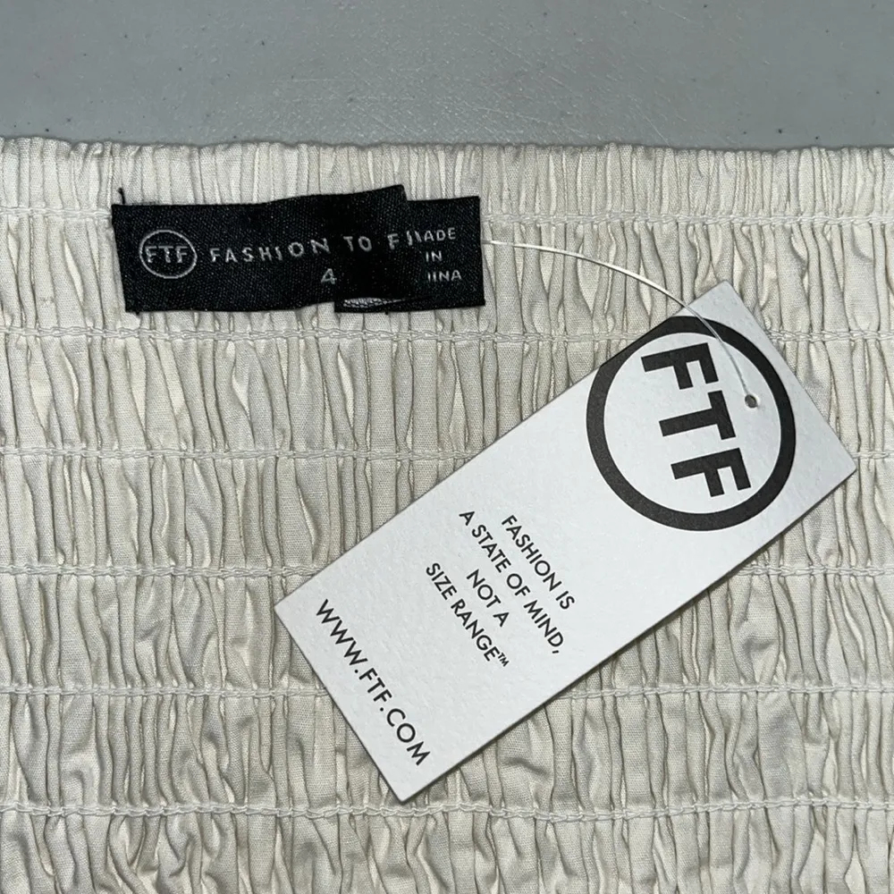 Fashion to Figure NWT Size 4 Ivory Cut-Out Puff Sleeve Embroidery Dress - Image 6