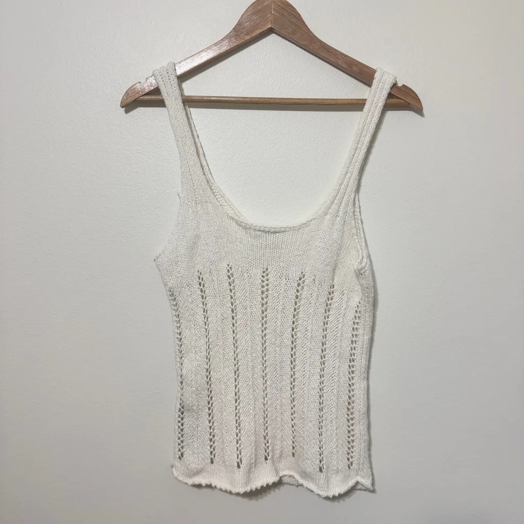 Abercrombie & Fitch Crochet V-neck Skimming Tank Top Size Medium White Beach - Image 5