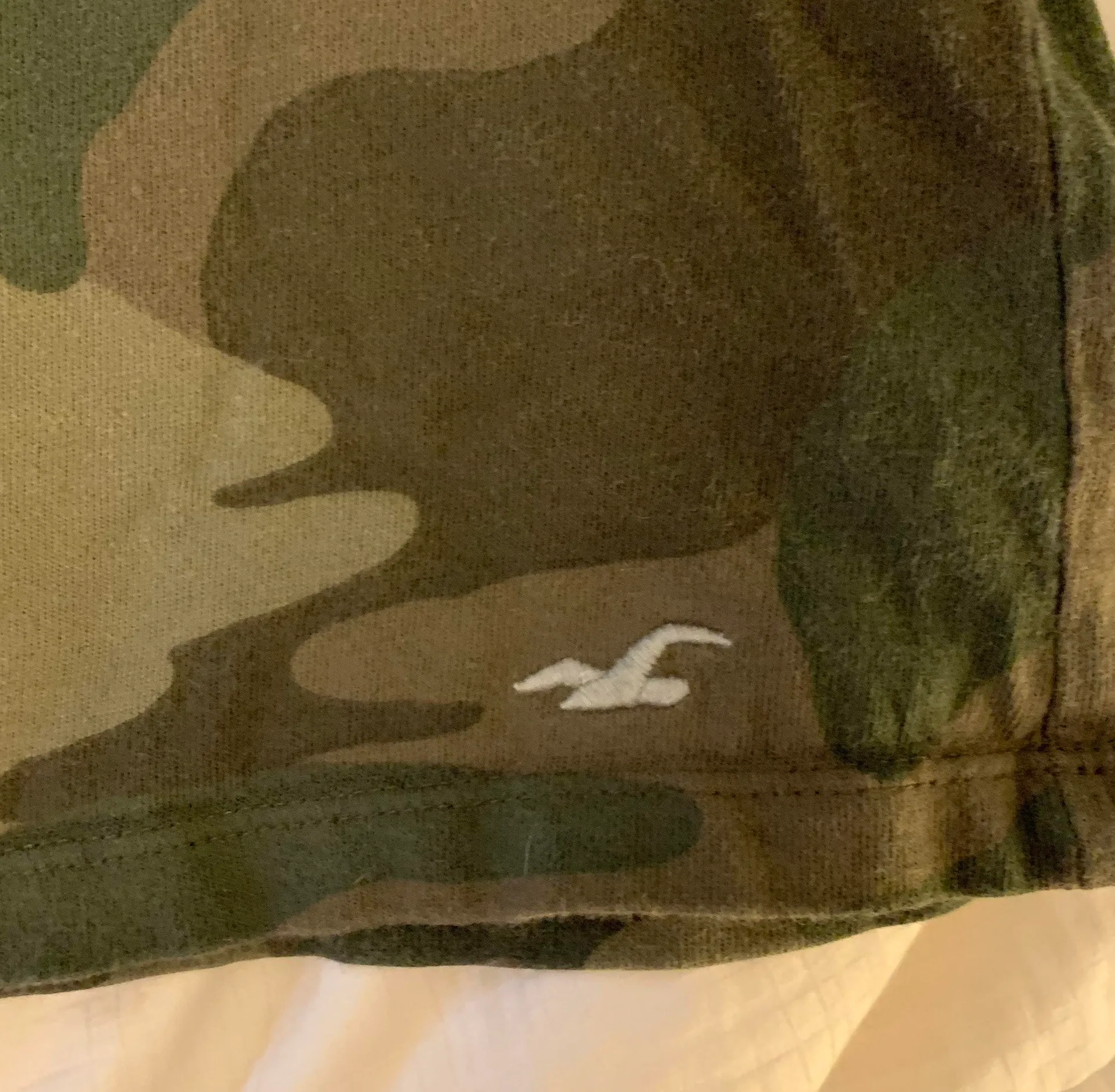 Hollister Camo Tshirt - Image 4