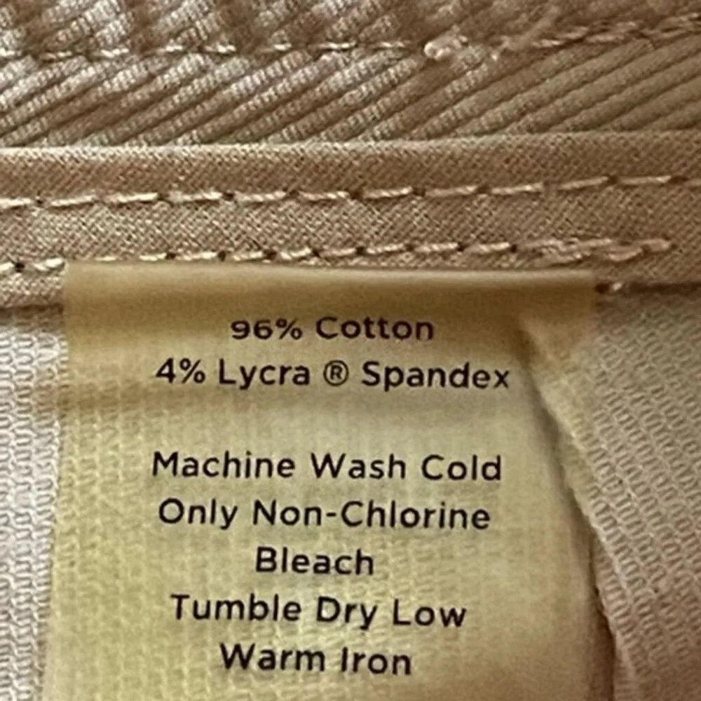 Talbots  Beige Bermuda Shorts Size 6 Button Flap Pockets Flat Front - Image 4