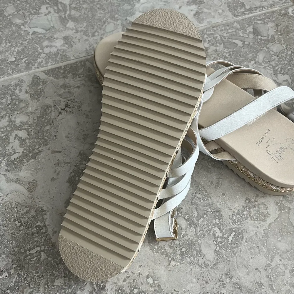 Amalfi by Rangoni Betty Espadrille Sandals White Parmasoft Size 11 NEW - Image 9