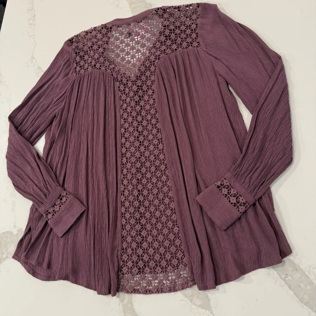 Free People NWT Crochet Lace Back Long Sleeve Button Up Blouse Women’s XS Purple - Image 9