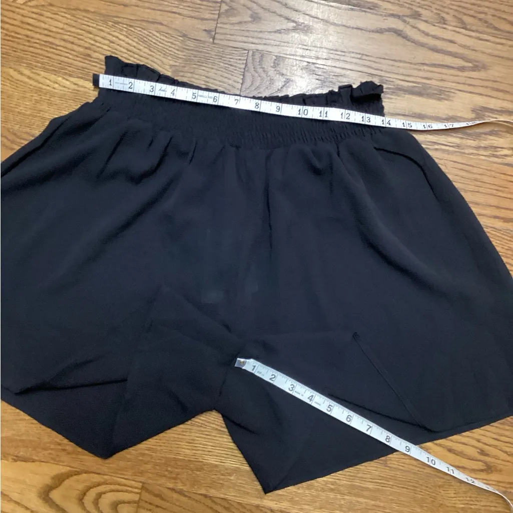 LulaRoe crinkled smocked shorts. Size Large - Image 7