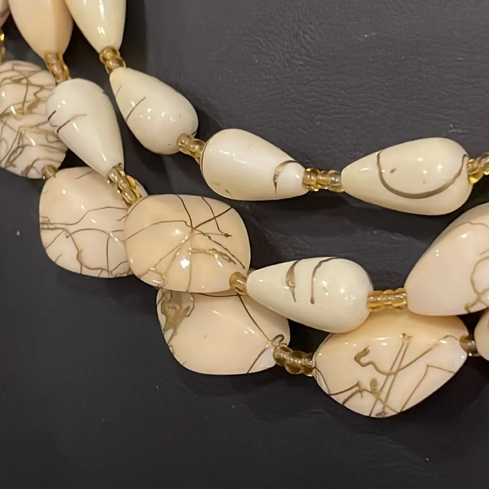 Vintage triple strand gold seed bead and ivory swirl beaded necklace - Image 2