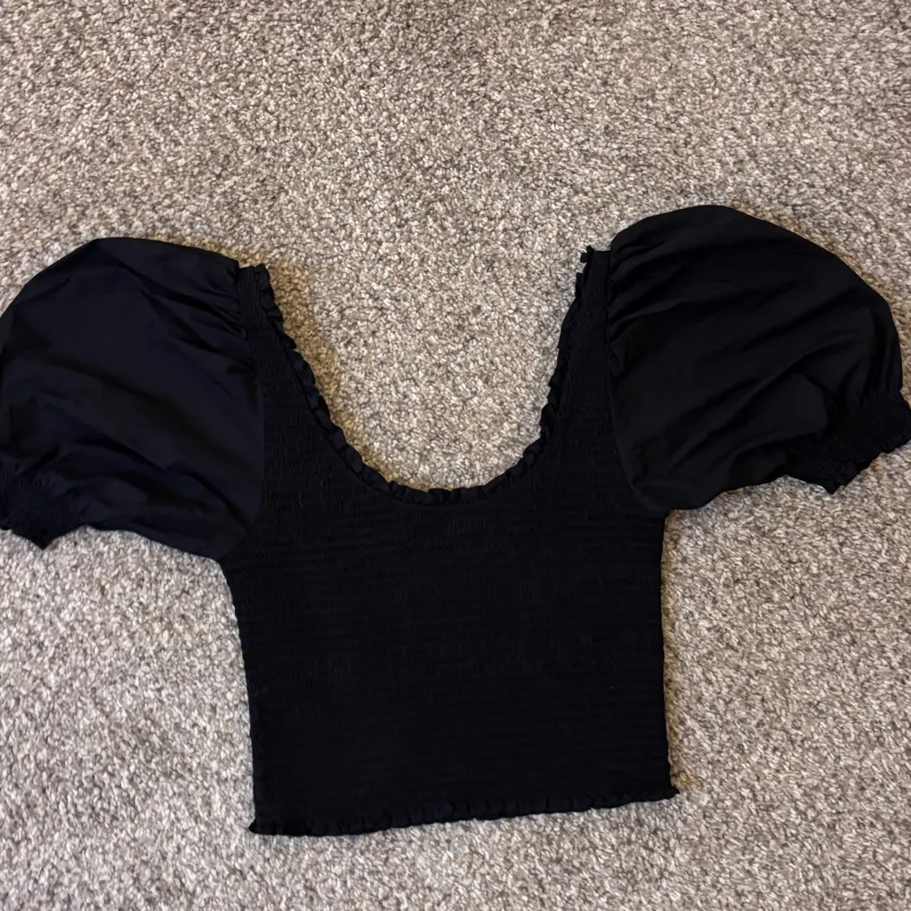 Hill House Black Puff Sleeve Crop Top - Image 3