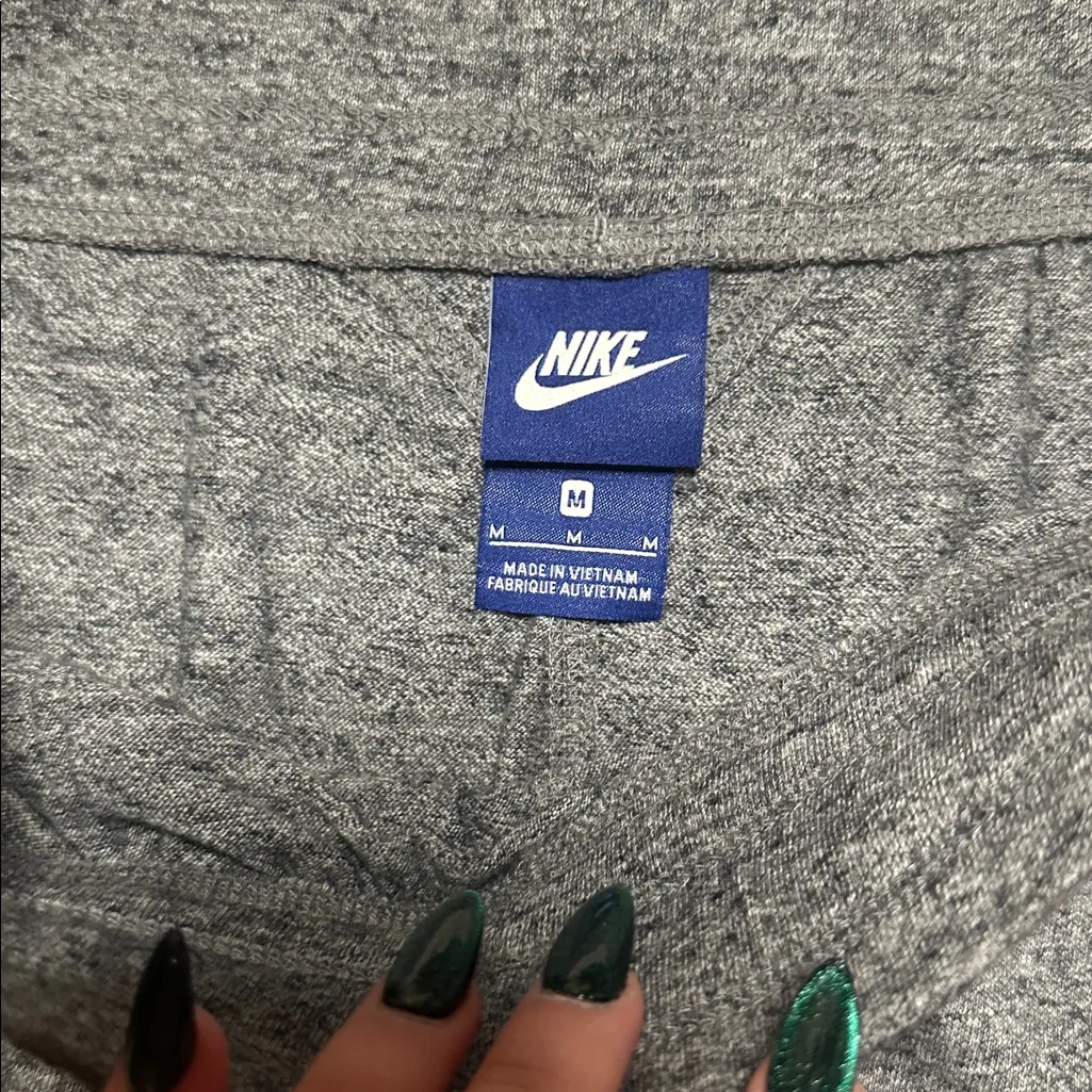 Nike Heather Grey Tennis Style Active Skirt with Pockets - Image 3
