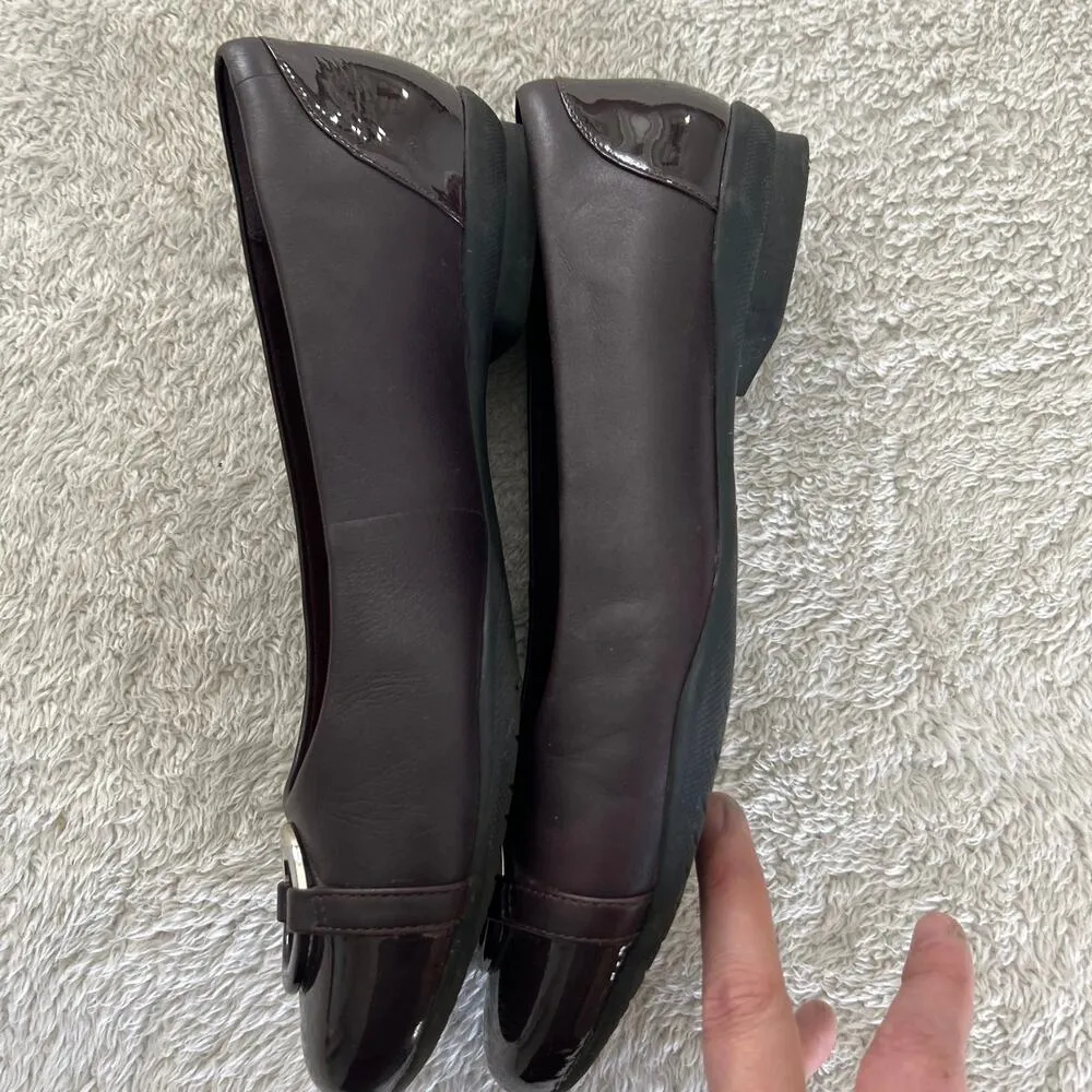 Clarks Flats 10 Plum Patent Leather Silver Tone Circle Detail Ballet Comfort - Image 7