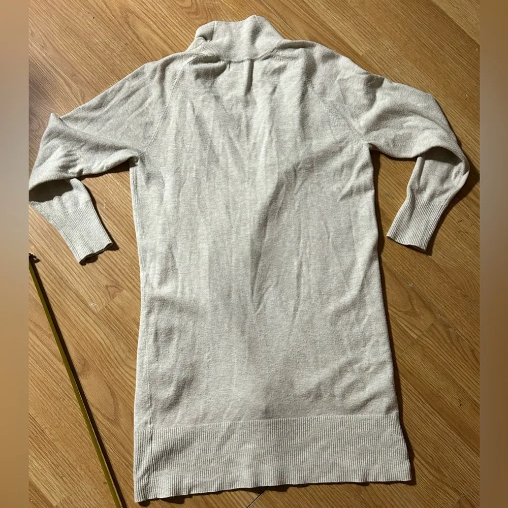 🏷️🏷️Women’s Medium ‘A NEW DAY’ long crème open cardigan - Image 6