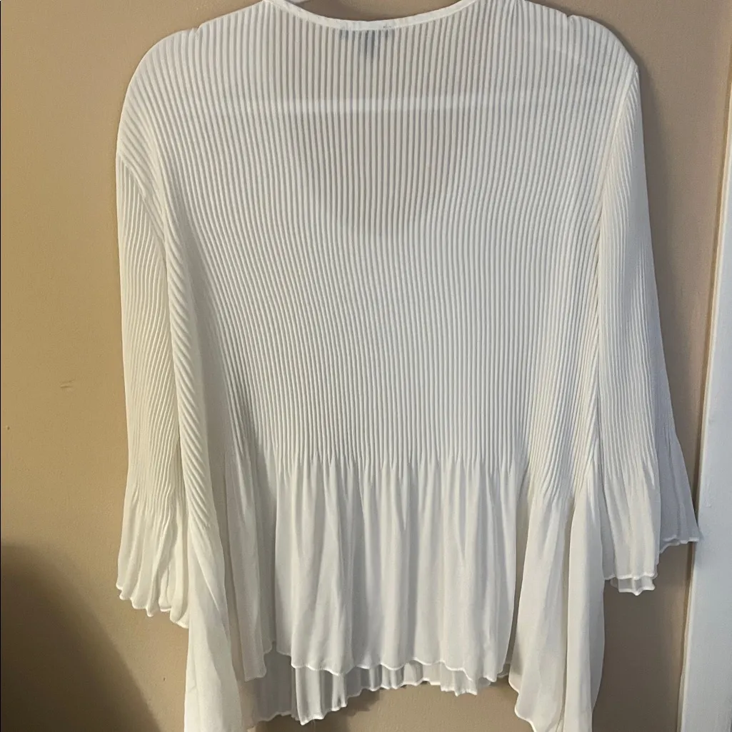 Sami & Jo  Pleated Blouse Textured Elegance White Pleated Blouse Size Large - Image 5