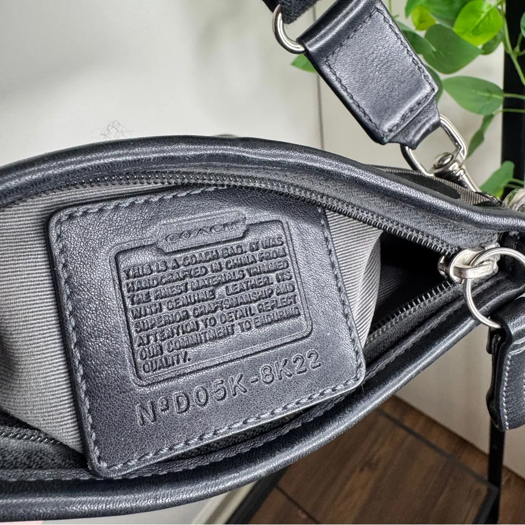 Y2K Coach Optic Signature Fabric Swingpack Crossbody Bag D05K-8K22 - Image 8