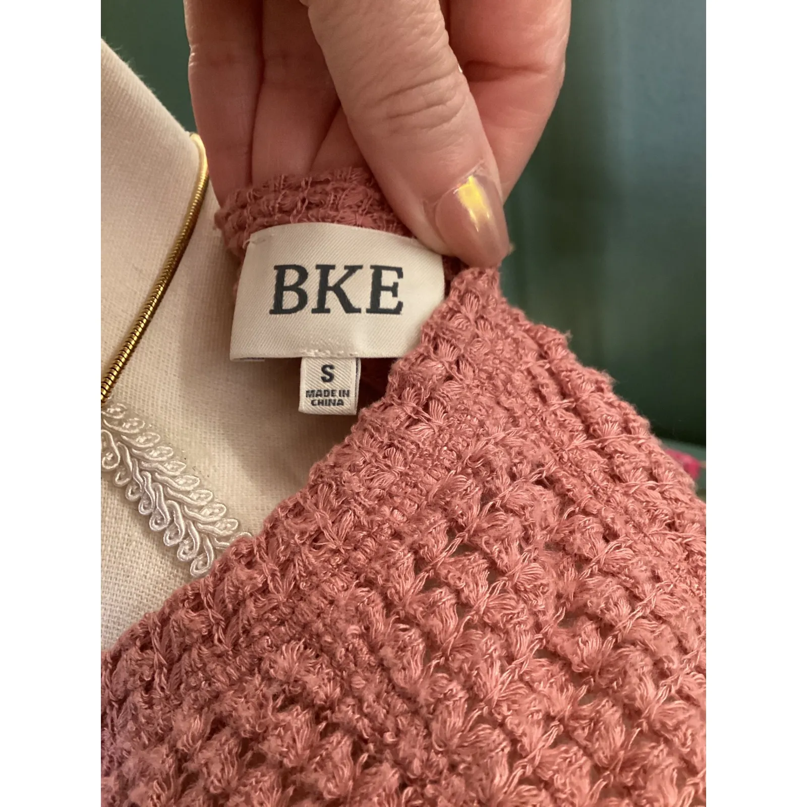 BKE Withered Pink Waffle Knit Short Sleeve Open Back Shirt Top Womens Size S - Image 4