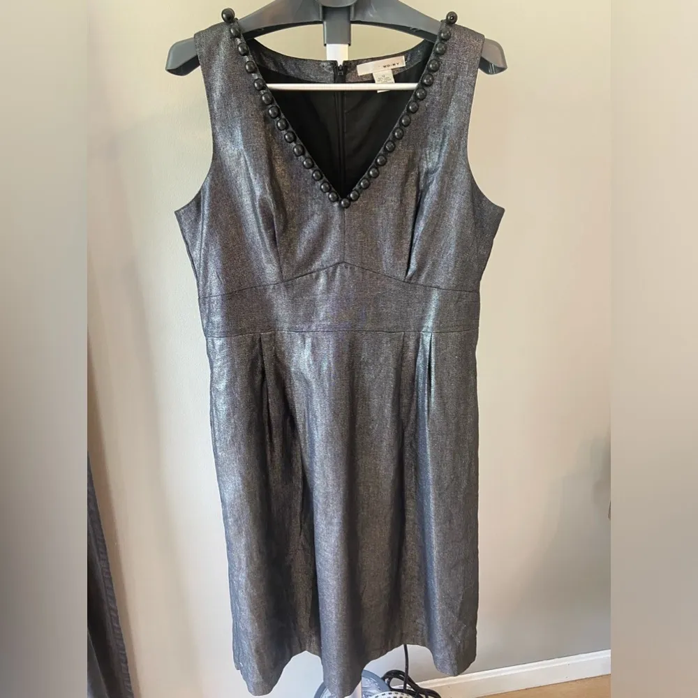 WDNY Dress Sz 12 Black Linen Blend Beaded Metallic Sheath Knee Length Sleeveless - Image 2