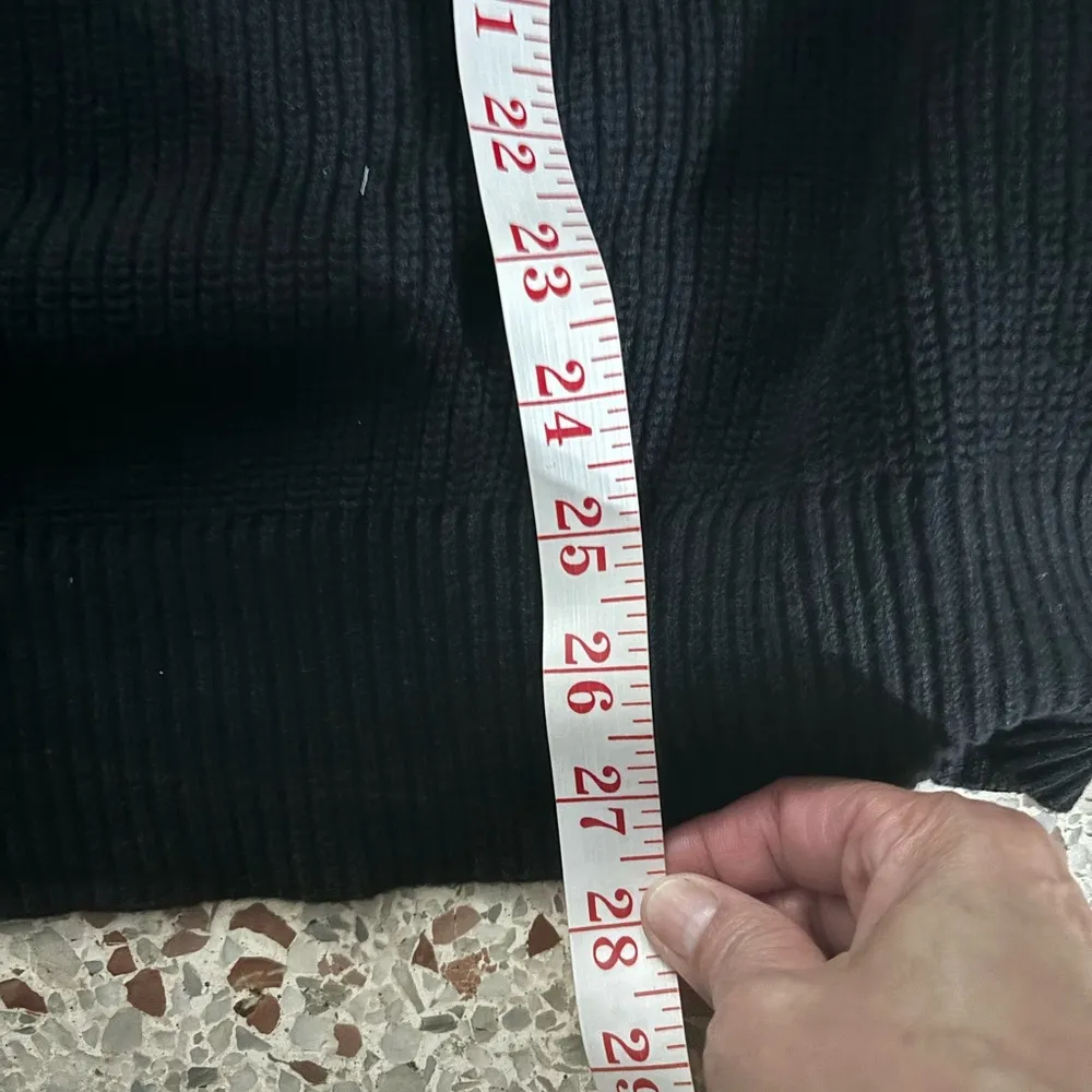 Gap Sweater for women small black - Image 5