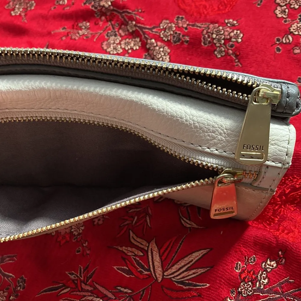 Fossil | pebbled leather snap and zip wallet. Two-tone color. Gold hardware. - Image 7