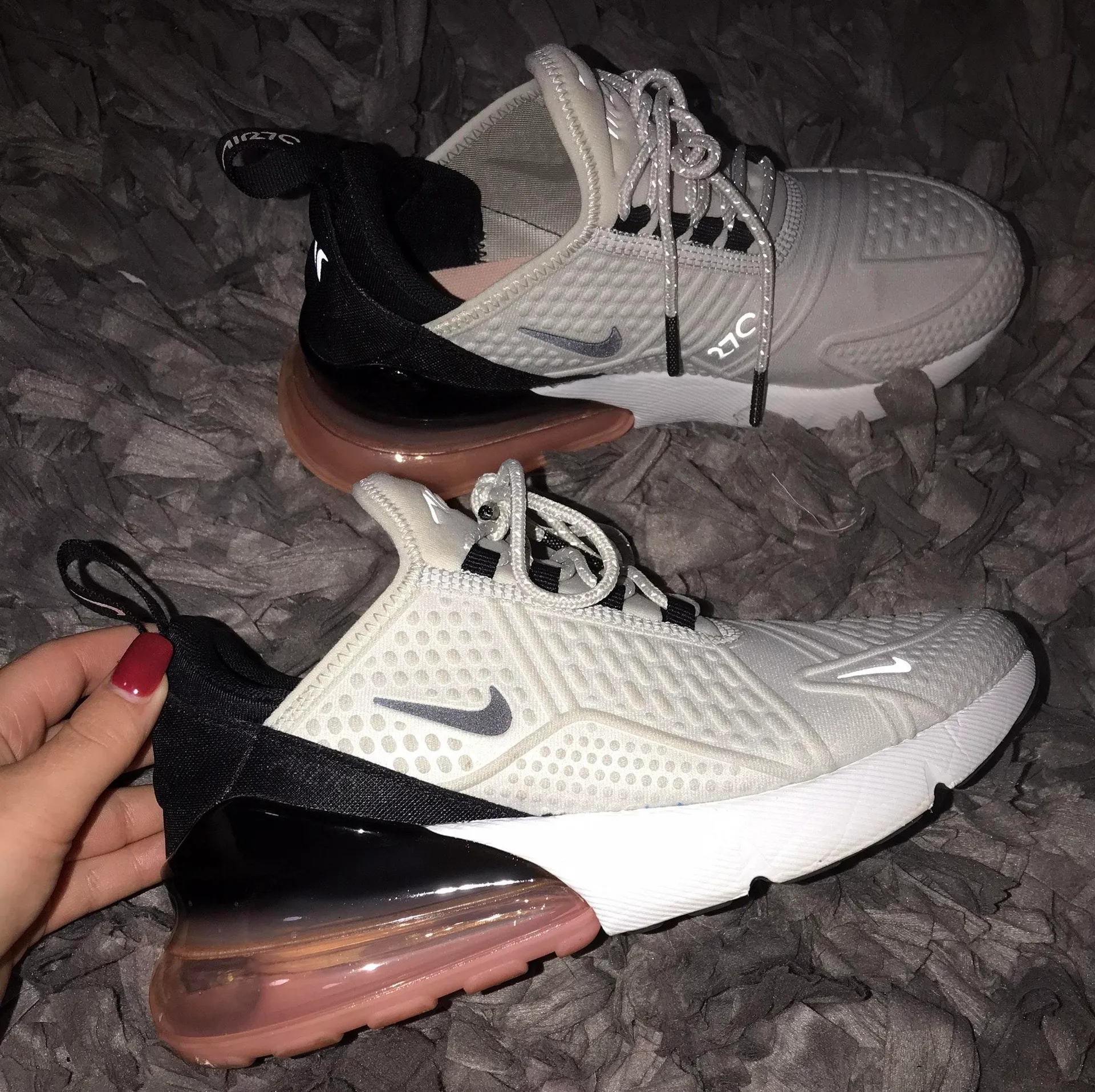 Nike Air Max 270 Shoes - Image 2