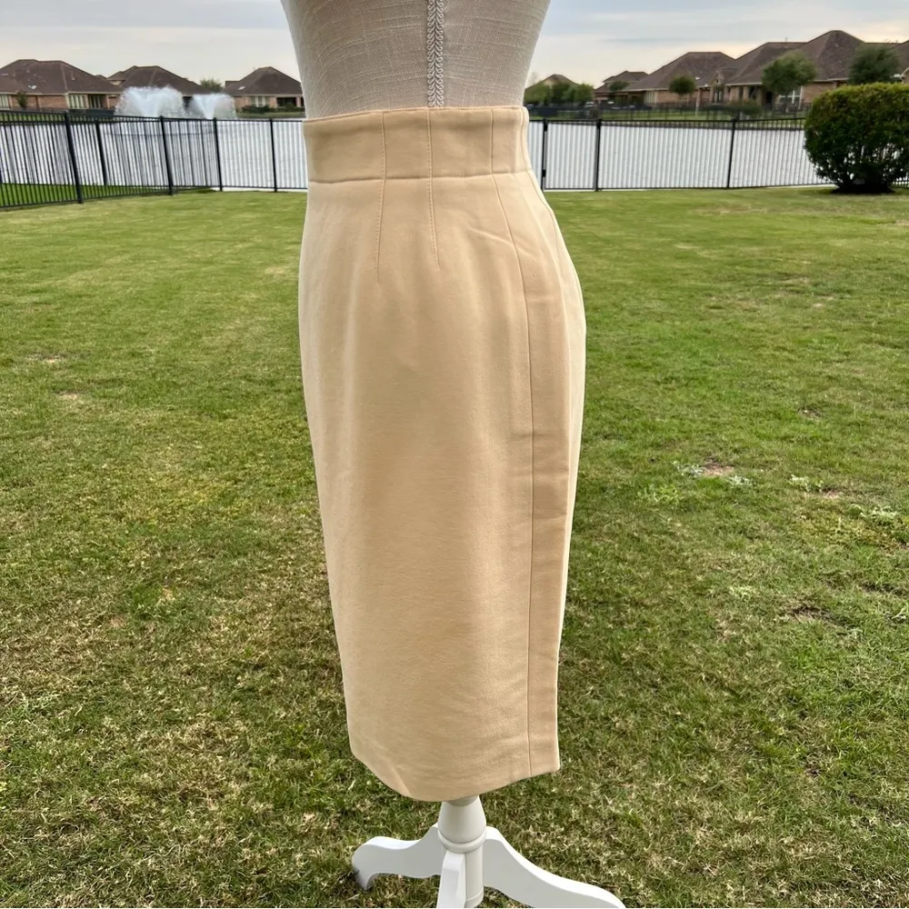 Escada Silk And Wool Beige Pencil Skirt Size 40 - Image 3