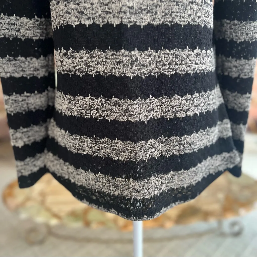 Xhilaration Top Crochet Knit Black Striped High Low Lightweight M Casual - Image 7