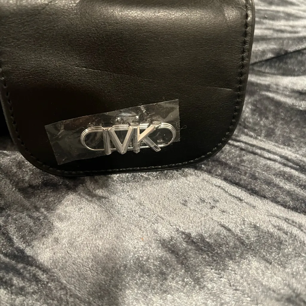 Michael Kors Black Leather Belt Bag - Image 5